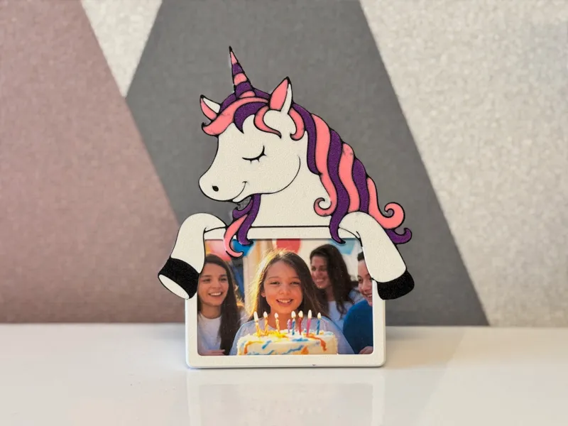 Frame with Unicorn for Zink format - Landscape