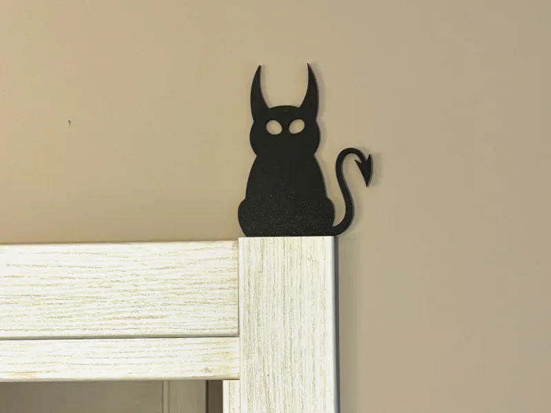 Demon Cat Door Topper - NO SUPPORTS FAST PRINT 46M