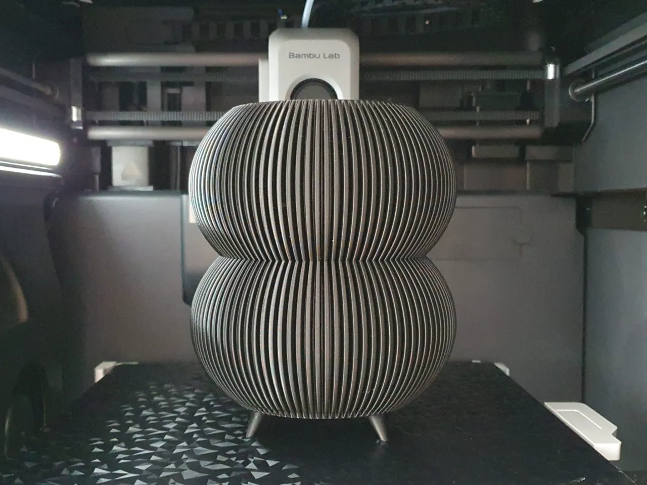 Vase/Planter with legs view 4