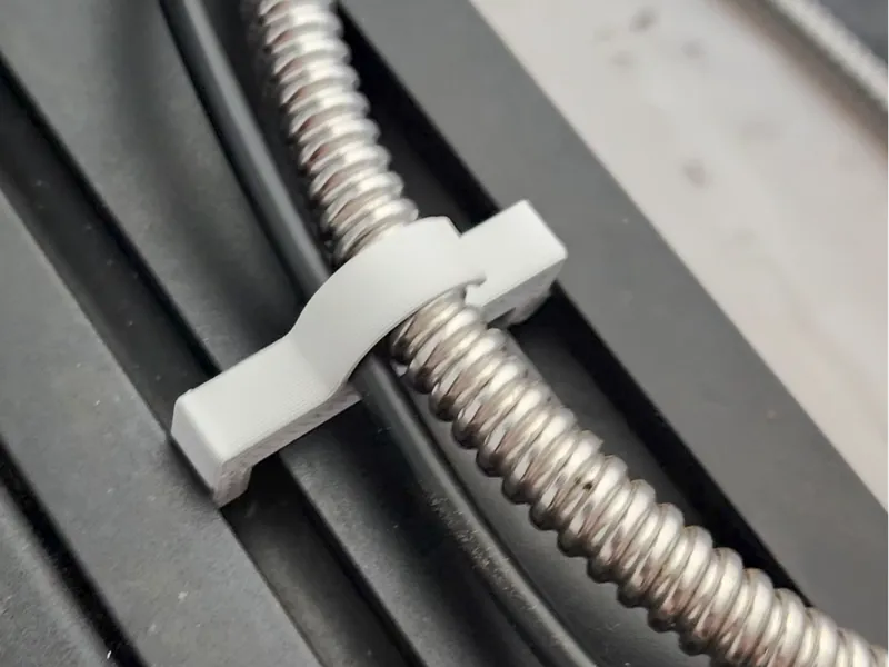 6060 Extrusion 15mm ID Wire Management