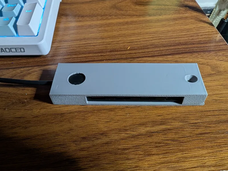 ANKER 4 port UltraSlim USB3.0 Mount - Clicks Open!
