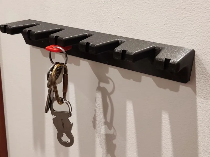 Fantastic magnetic key wall holder with 6 slots