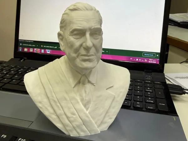 Buste de Juan Domingo Perón, 10 cm