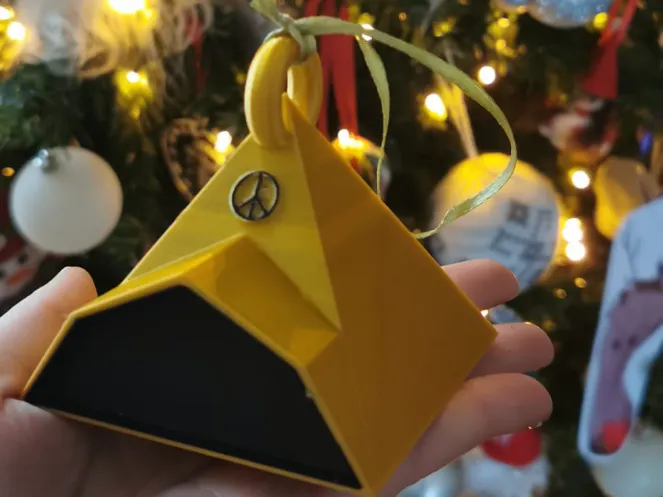 Glastonbury Gold Pyramid Stage ornament/raw STL
