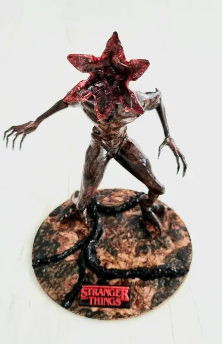 Demogorgon-Figur, die Angst und Anspannung darstellt, dekoratives Sammlerornament
