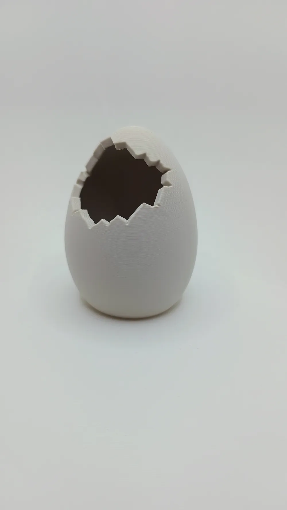Cracked Egg Mini Easter Nest - Free 3D Print Model - MakerWorld