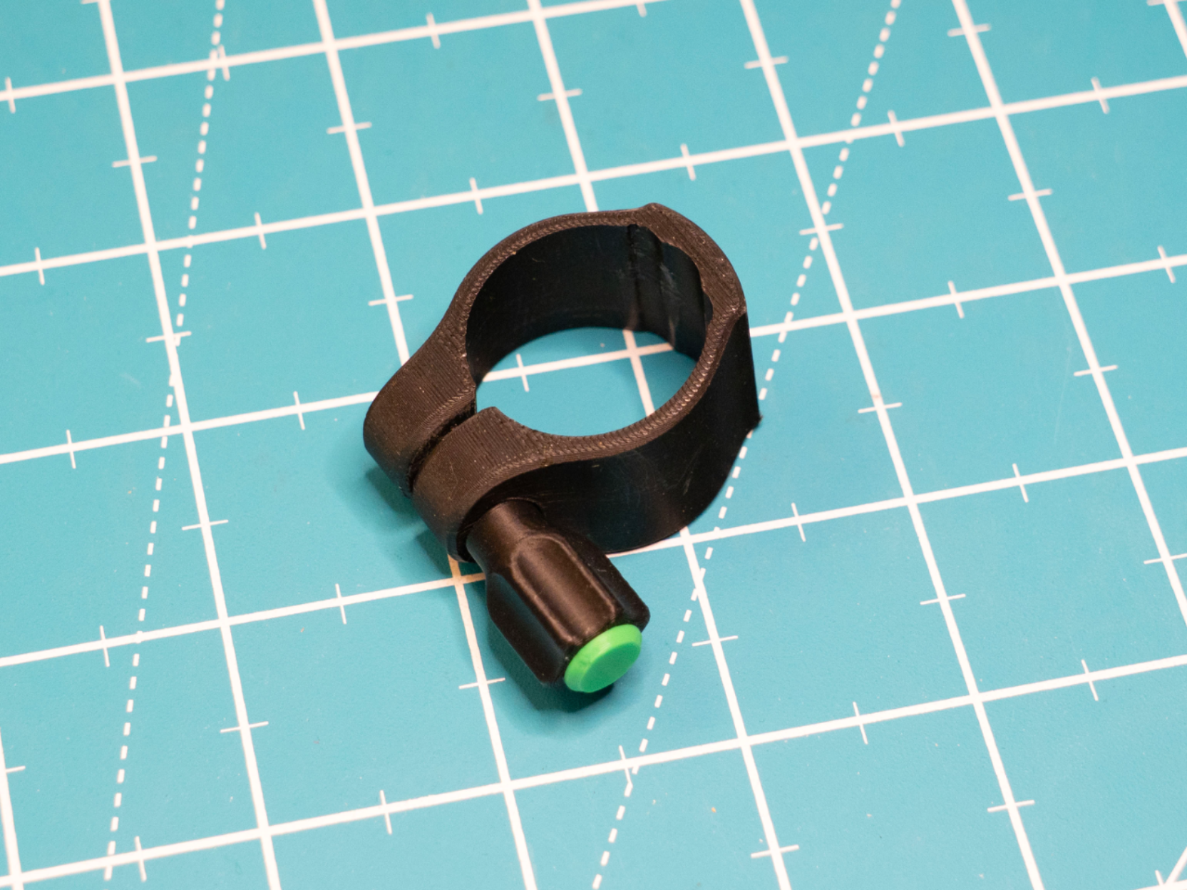 Adjustable Ligature for Bb Clarinet