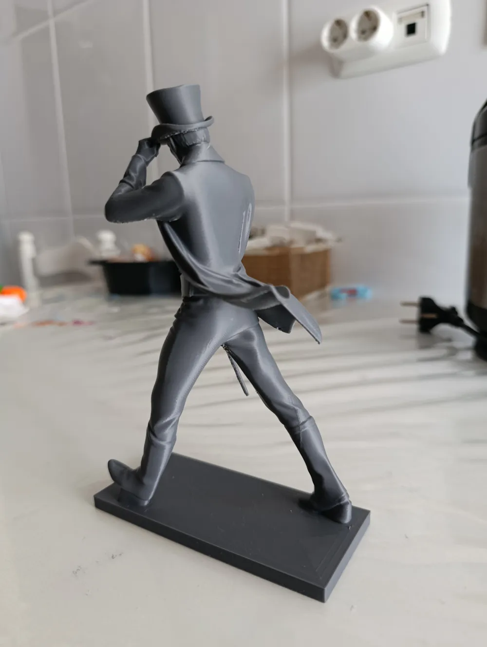 Classic Striding Gentleman Statue - Free 3D Print Model - MakerWorld