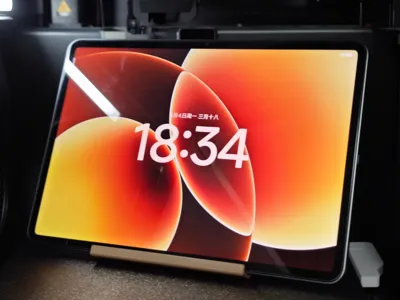 Minimalist Tablet Stand