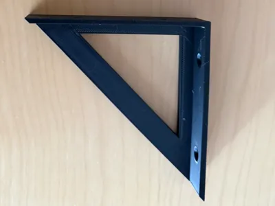Triangular bracket