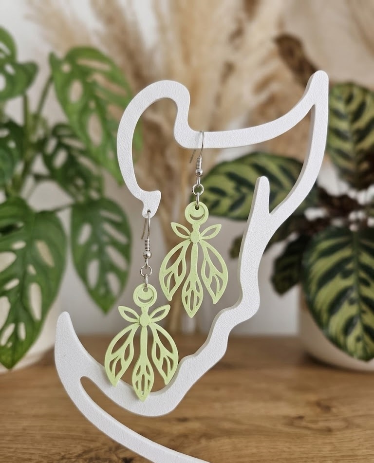 Boucle d'oreille insecte view 2