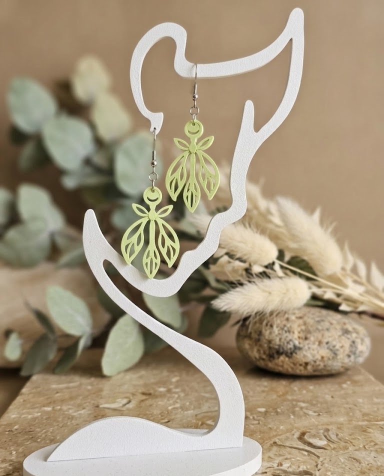 Boucle d'oreille insecte view 4