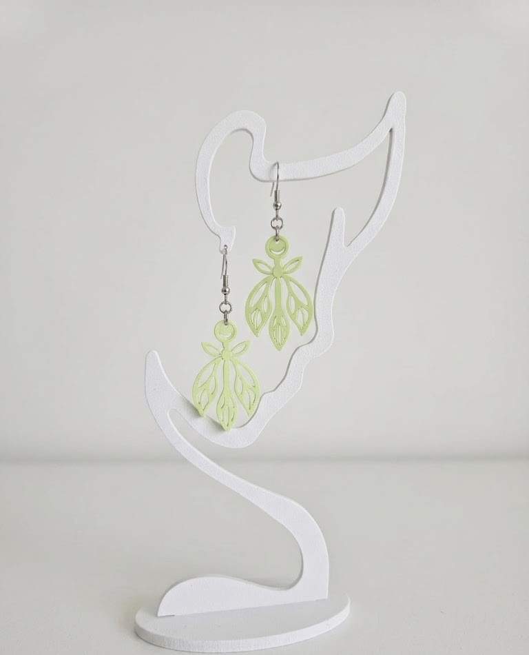 Boucle d'oreille insecte view 3