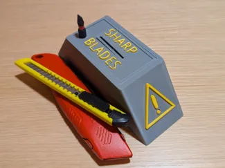 Safety Utility Blade Disposal Box - NO AMS