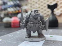 Figurine miniature d'orc guerrier rigolo — photo 2