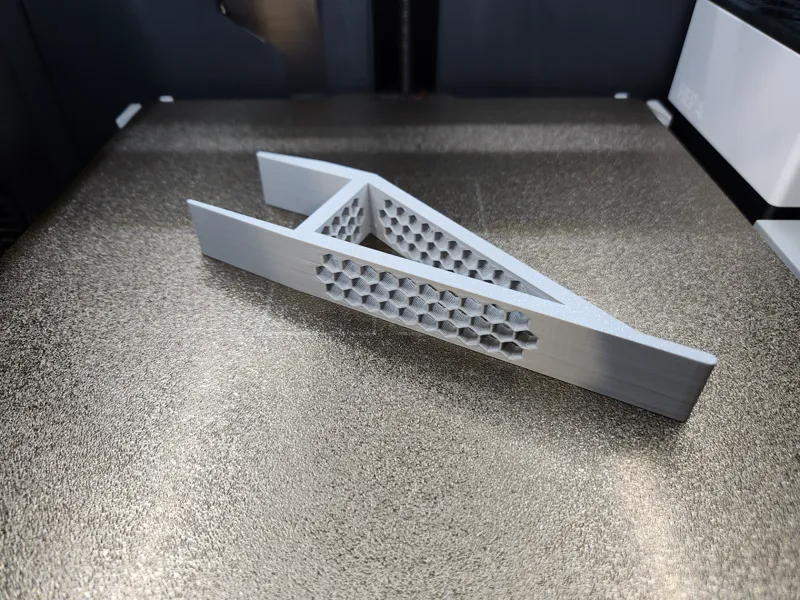 Bracket for Ikea Lagkapten/Linnmon/3.4cm desks 