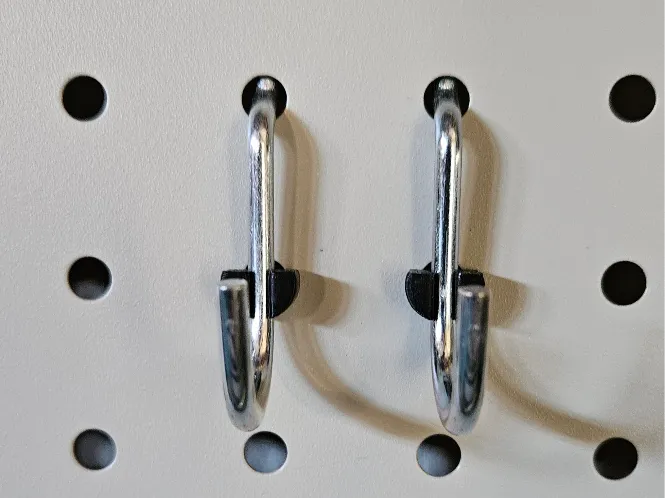 Compact Clip For Pegboard Hooks