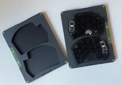 Ferris Sweep Magnetic Shell with Carrying Case