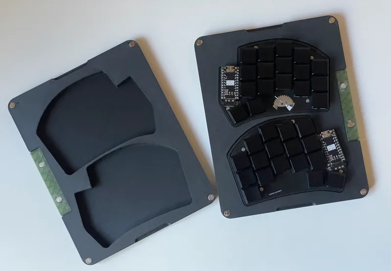 Ferris Sweep Magnetic Shell with Carrying Case
