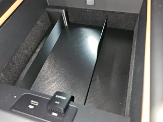 理想汽车L系列扶手箱分隔
