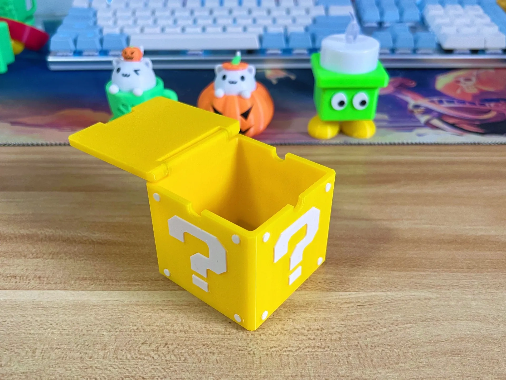 Miniatura 1 do modelo 3D 旅行必备马里奥带盖烟灰缸(盖子可在任意角度悬停)