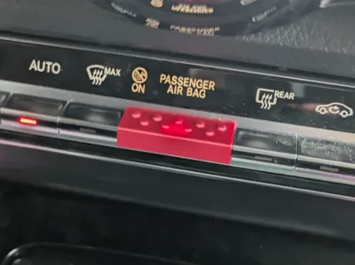 Mercedes EQB 250+ Hazard Light clip
