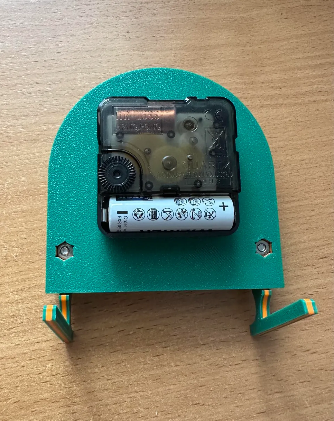 Rotating dial clock view 4