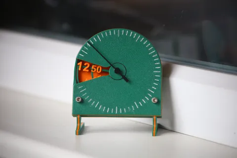 Rotating dial clock view 2