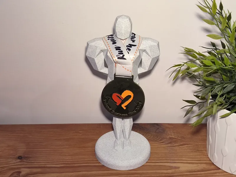 Low-Poly Medal Holder