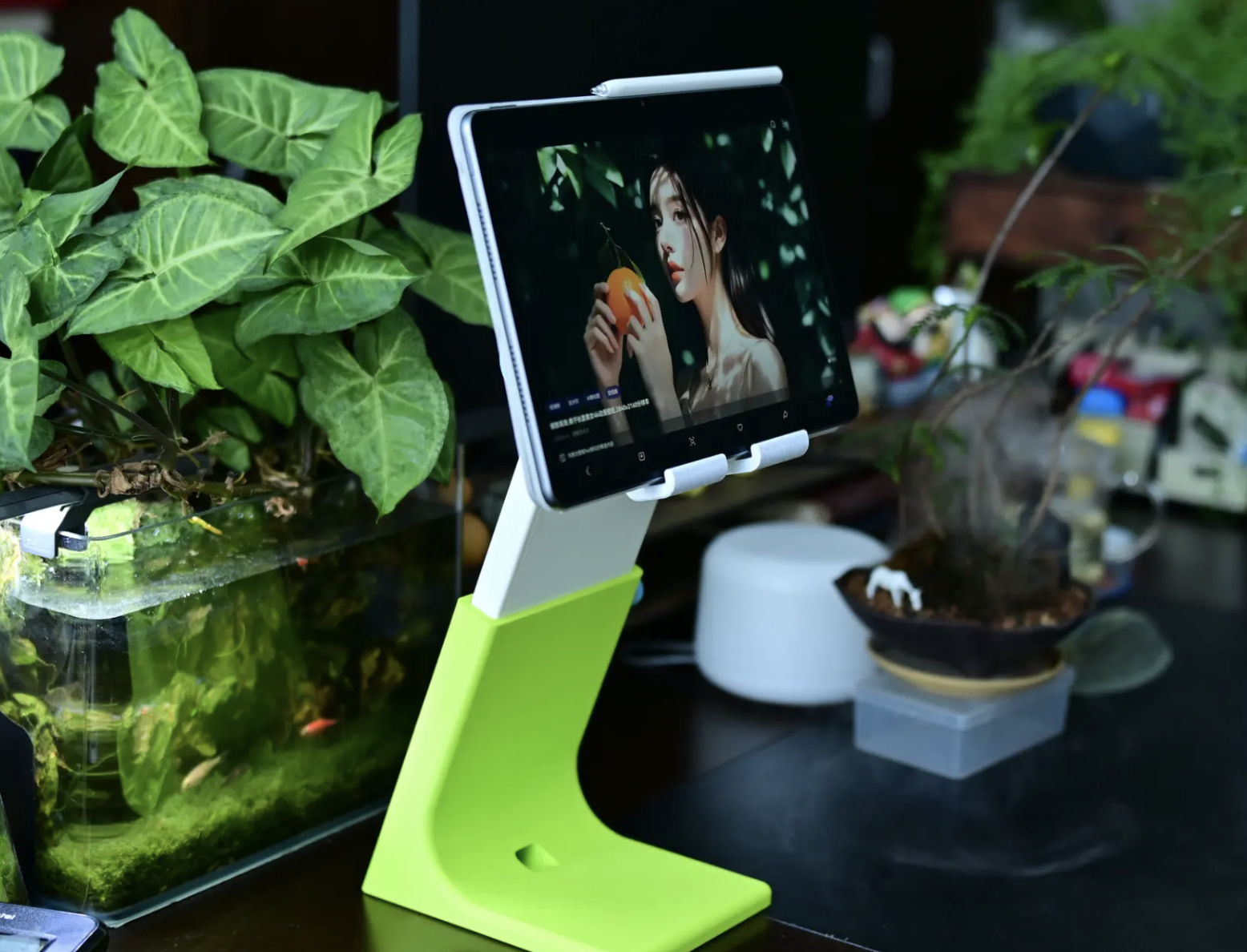 Miniatura 2 do modelo 3D 平板ipad支架（带升高，角度调节）