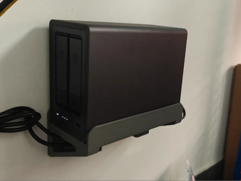 ugreen nas wall mount 