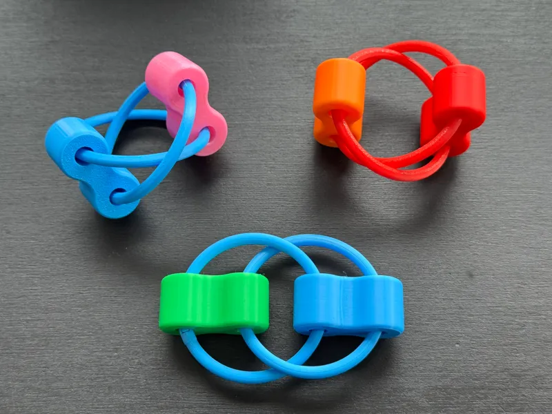 Twisting Loop Fidget toy