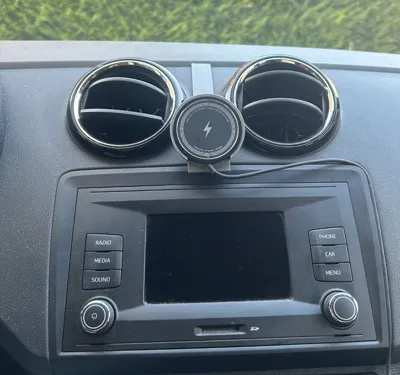 Seat Ibiza Iphone Magsafe Mount (charging)