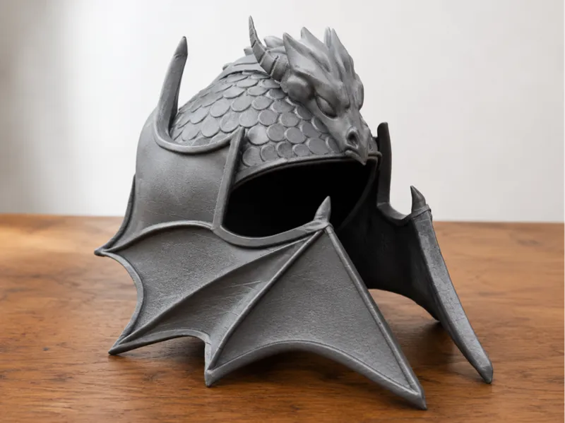 Casco de dragón inspirado en un soldado targaryen
