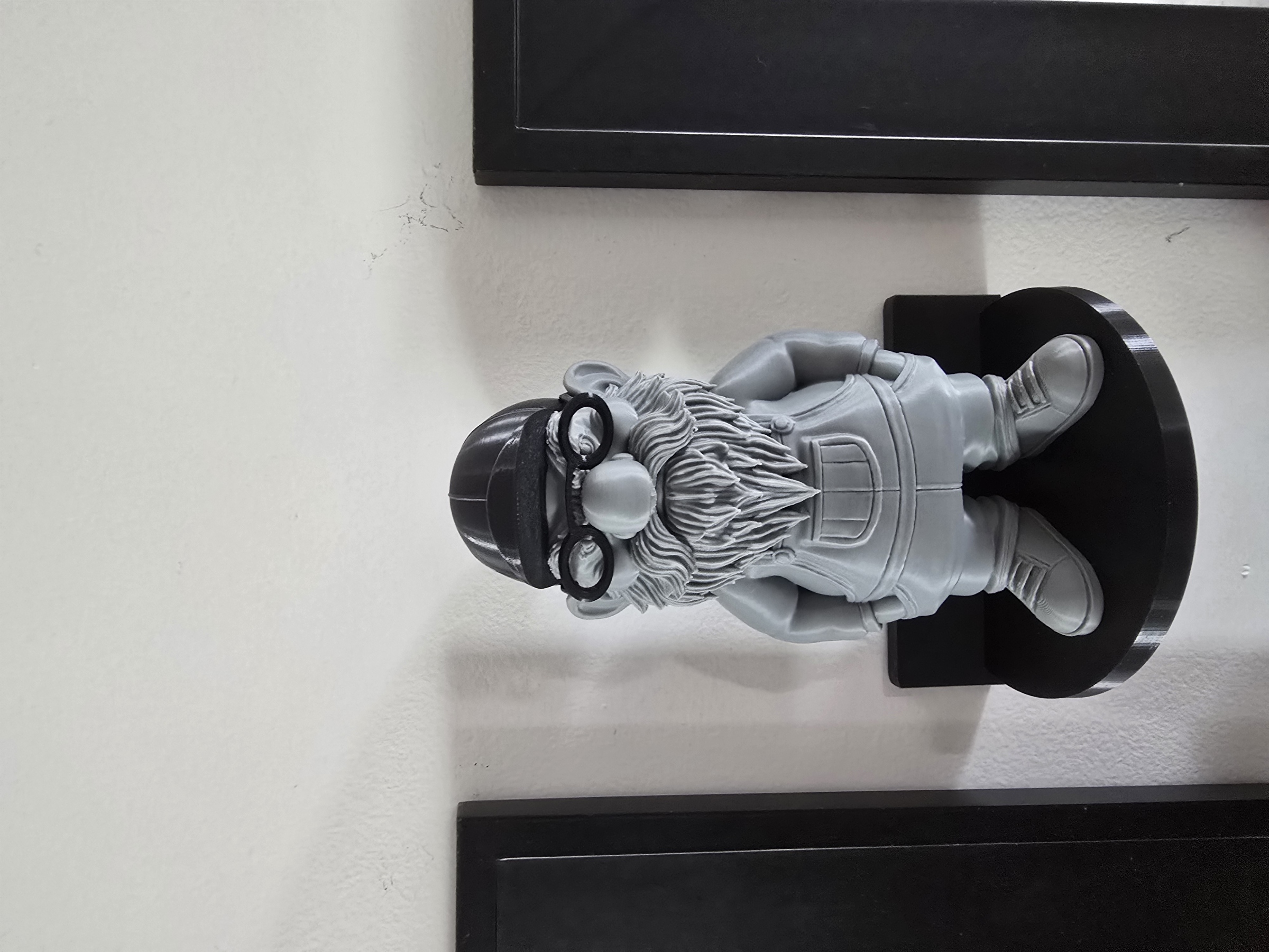 Miniatura 3 do modelo 3D Grumpy Old Man