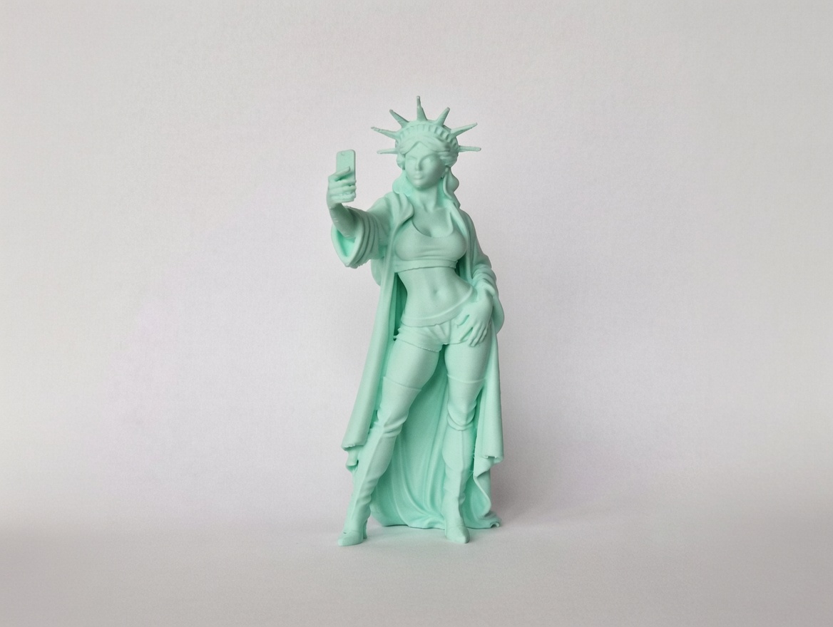 Lady Liberty Selfie Statue - Free 3D Print Model - MakerWorld