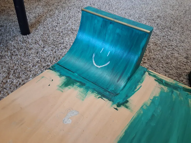 fingerboard quarter pipe