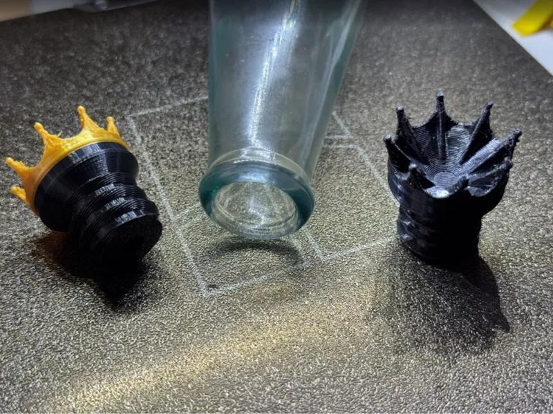 Bottle cap / plug decor royale crown
