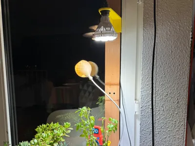 Customisable Sliding Lamp Holder