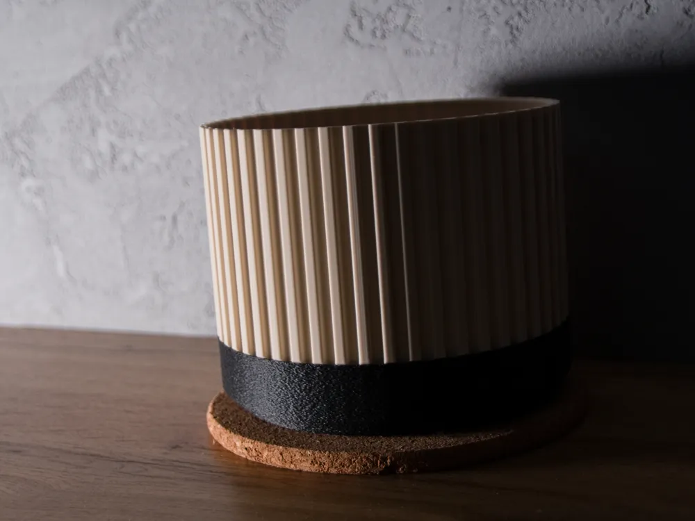 Planter with water drip tray - Free 3D Print Model - MakerWorld