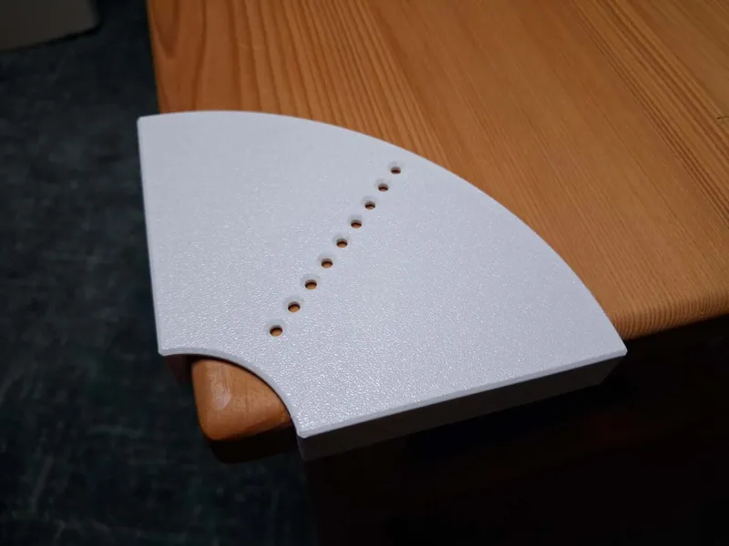 Cutting board feet drill guide / drill jig