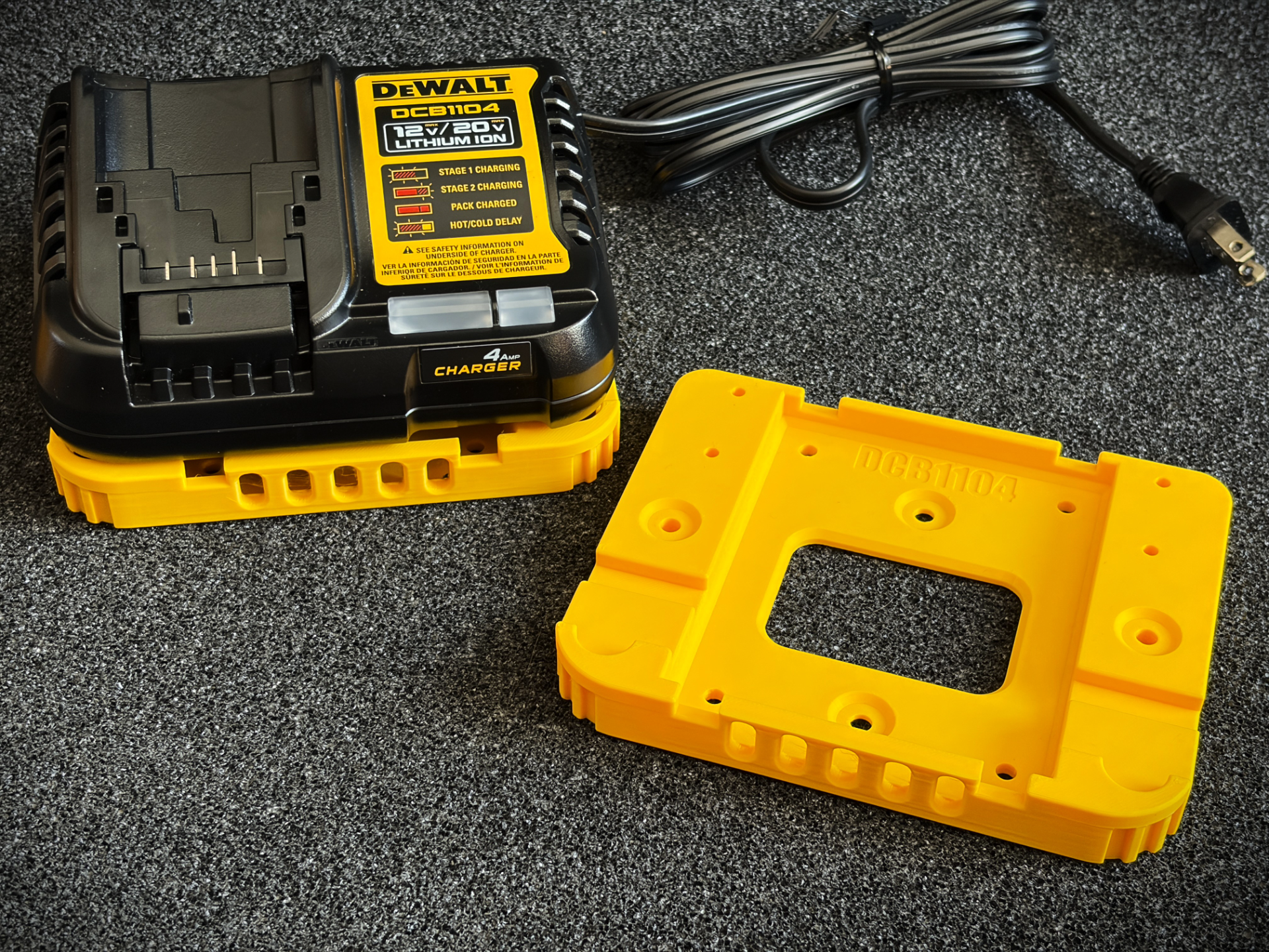 DeWalt Charger Wall mount plate support DCB-1104