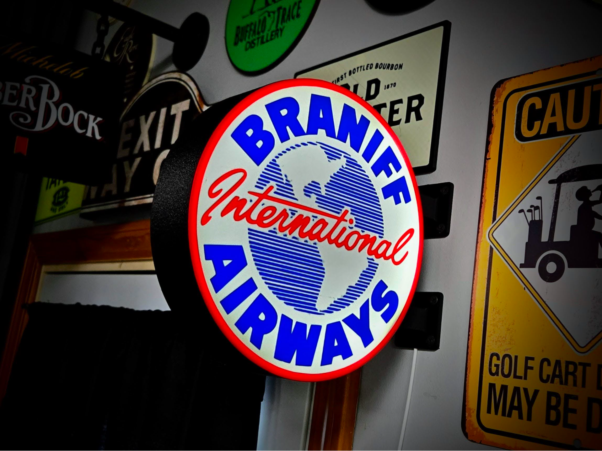 BRANIFF AIRWAYS ~ 2-Sided Gas Style Lightbox Sign