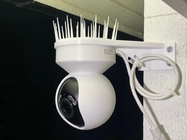 Reolink E1 Outdoor corner mount