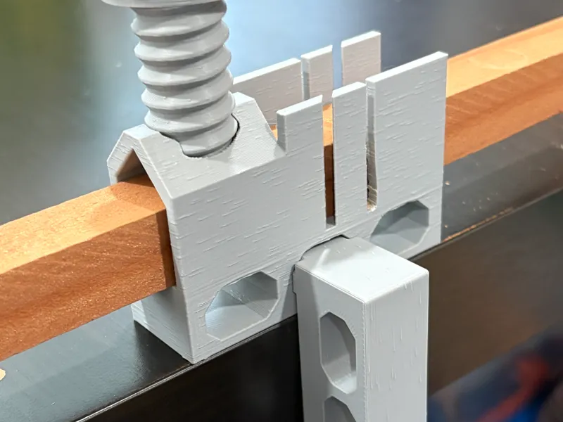 wood cutter with clamp