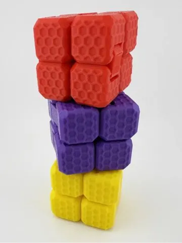 Objeto manipulable: GIGANTIC HONEYCOMB FIDGET CUBE — vista de referencia 2