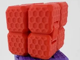 Objeto manipulable: GIGANTIC HONEYCOMB FIDGET CUBE — referencia de MakerWorld
