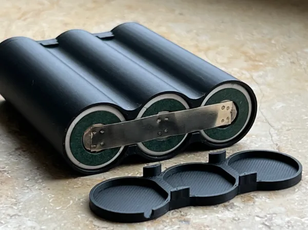 Boîte de rangement pour accus 21700