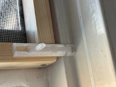 Slider lock