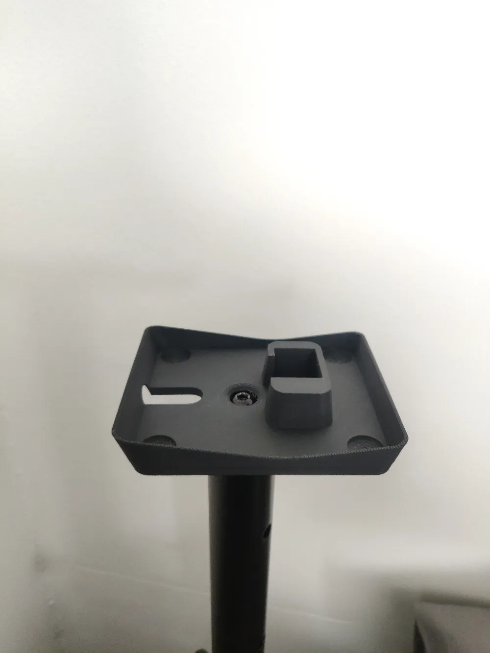 Samsung rear speaker stand Remixed by ROMPP4 MakerWorld